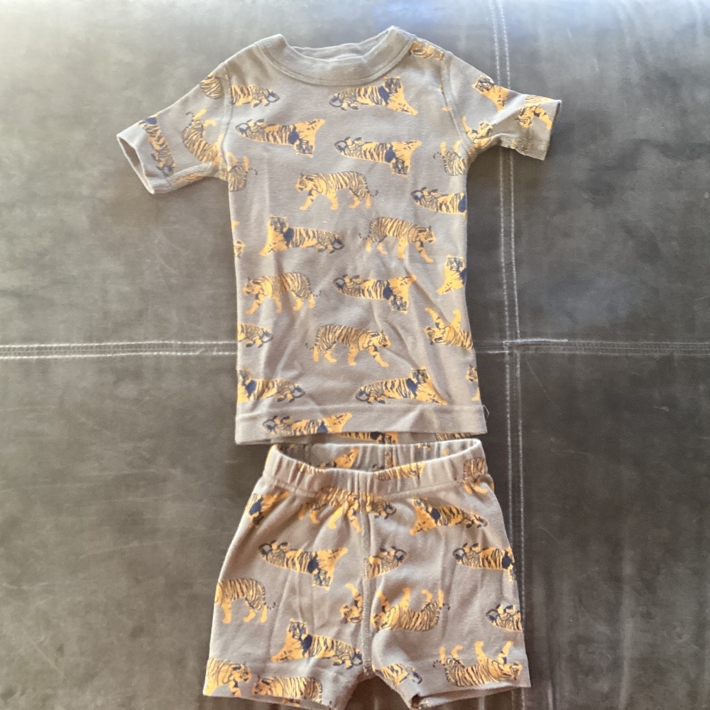 Hanna Andersson shorty pajamas 3t